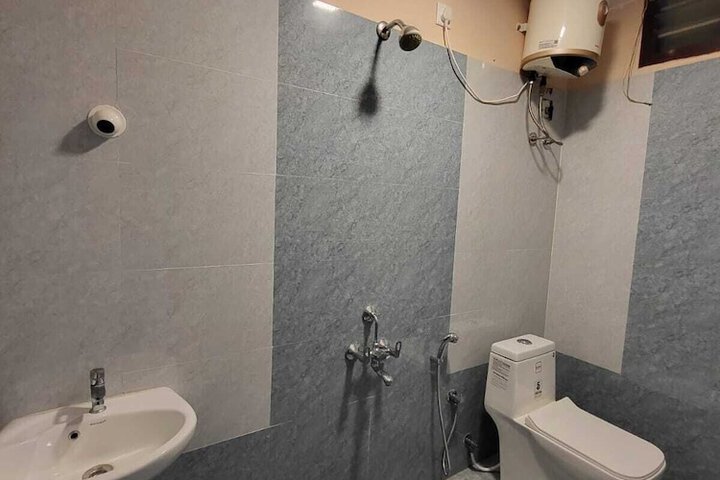 Room 7 of 10