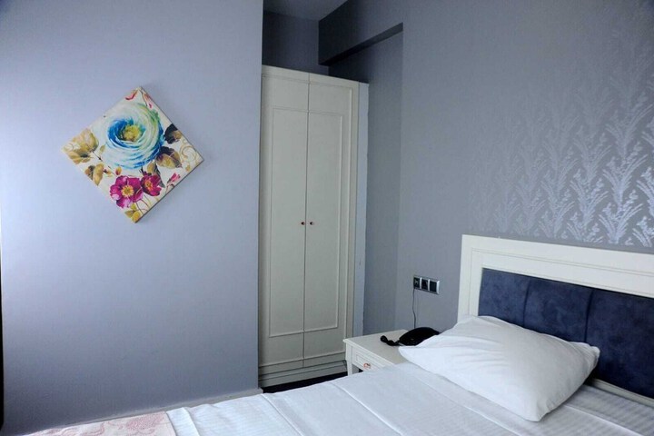 Room 14 of 26