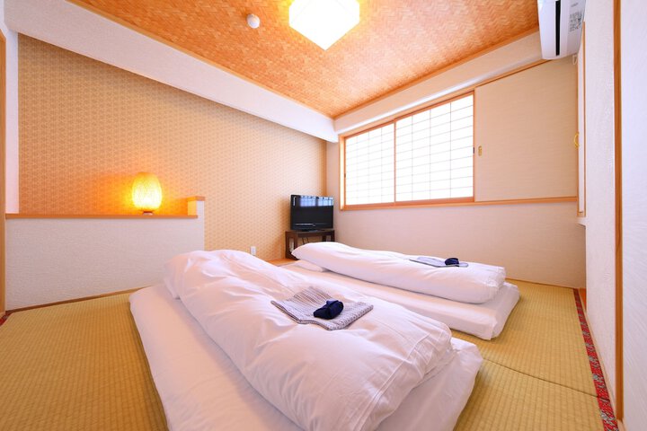 Room 13 of 25