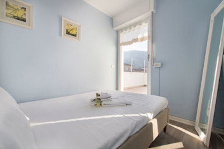Room 93 of 450