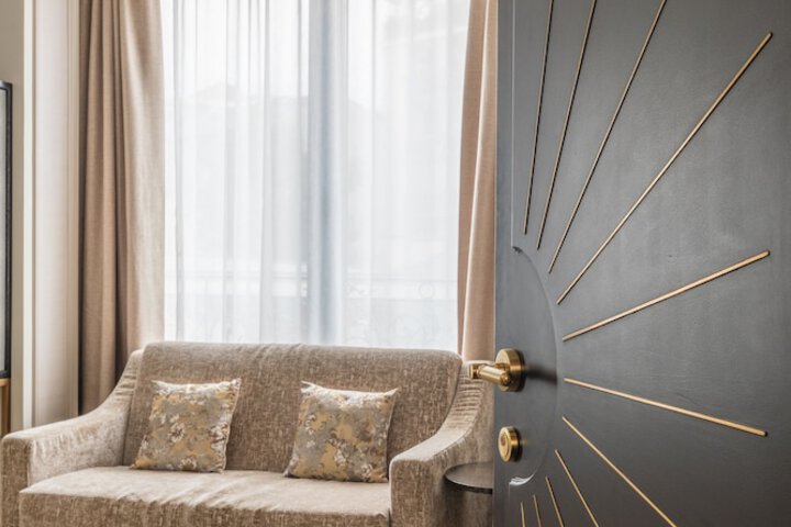 Room 10 of 40