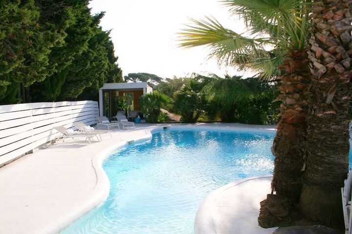 Pool 41 of 69