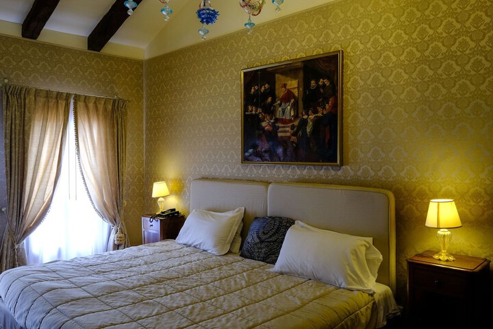 Room 18 of 81