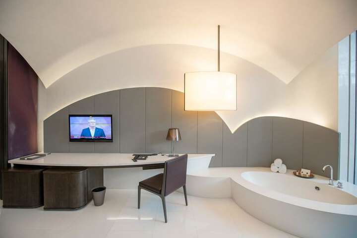 Room 11 of 41