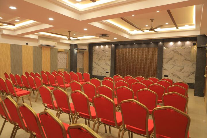 Business Center 110 of 114