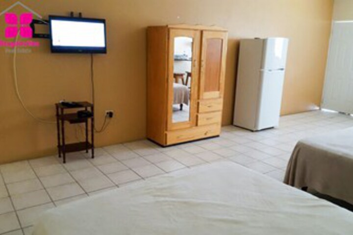 Room 9 of 13
