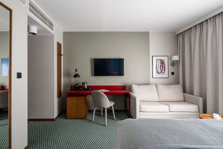 Room 3 of 26