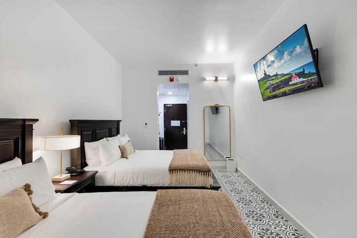 Room 14 of 98