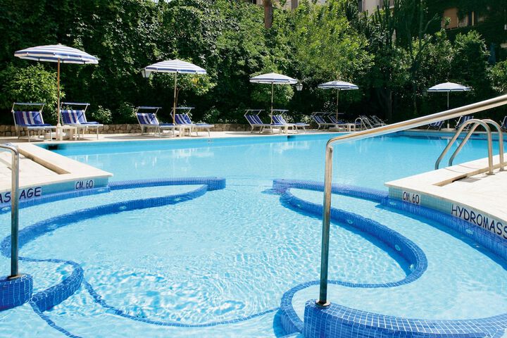 Pool 43 of 77