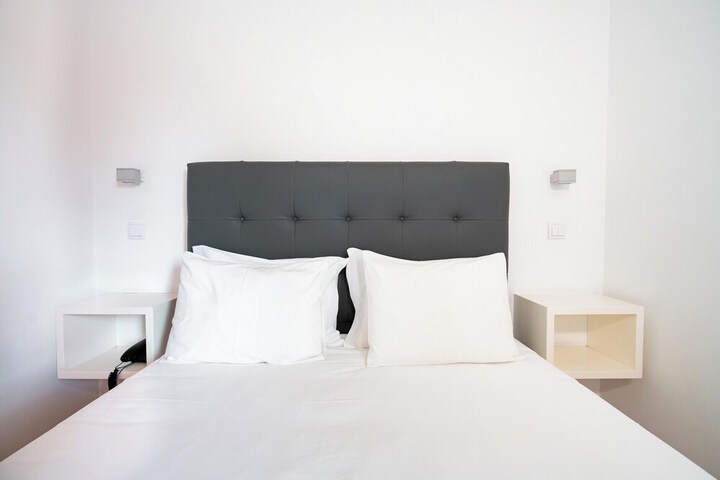 Room 7 of 38
