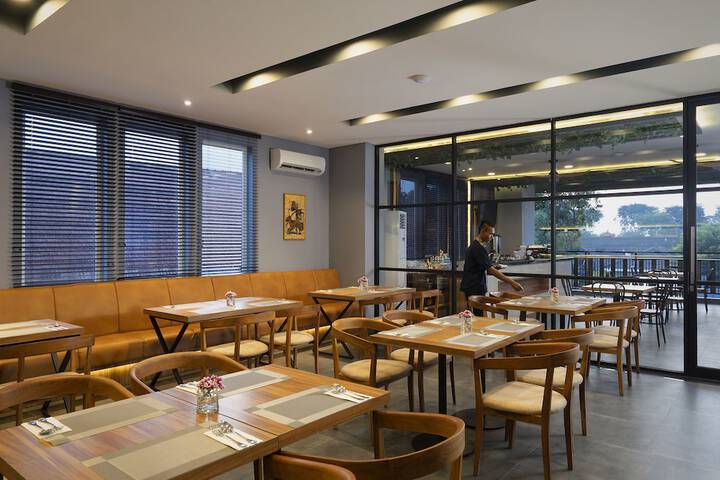 Dining Photos