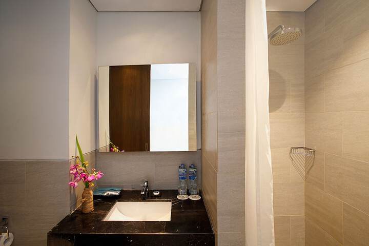 Room 14 of 42