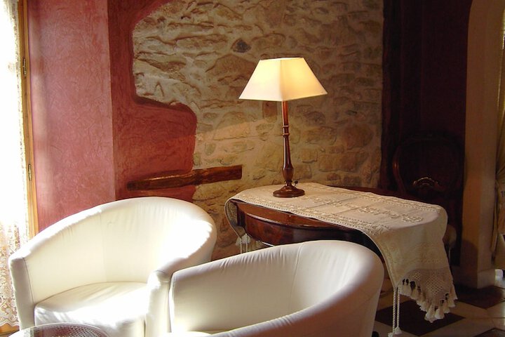 Room 10 of 25