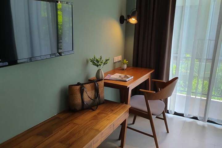 Room 5 of 23