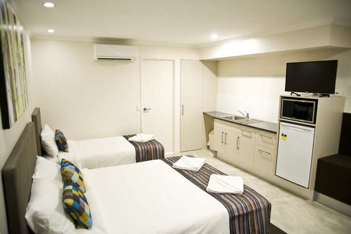 Room 2 of 37