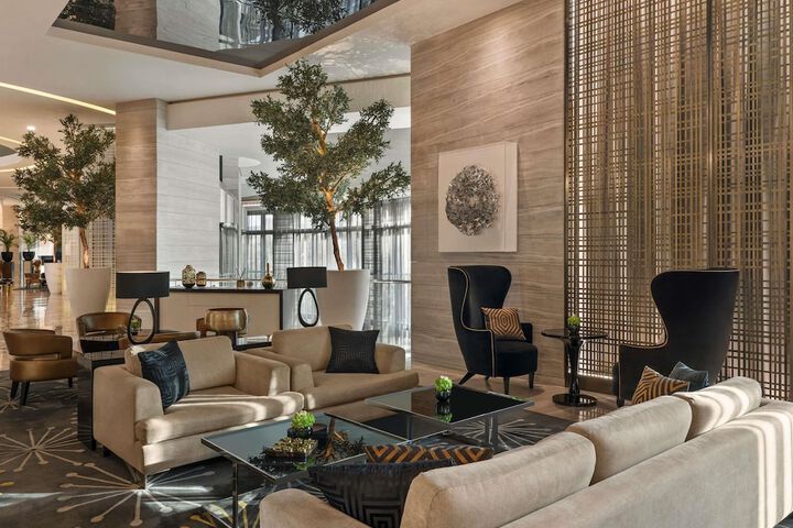 Lounge 210 of 268