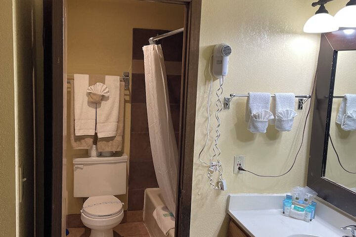 Room 16 of 20