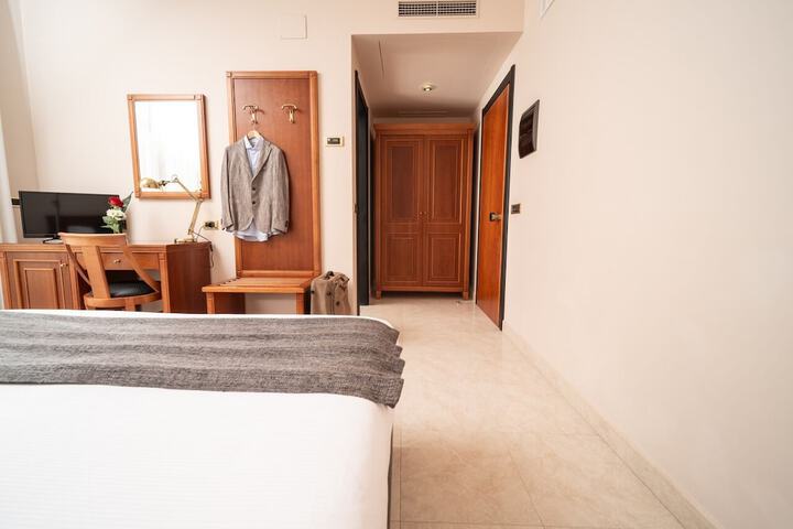 Room 25 of 111