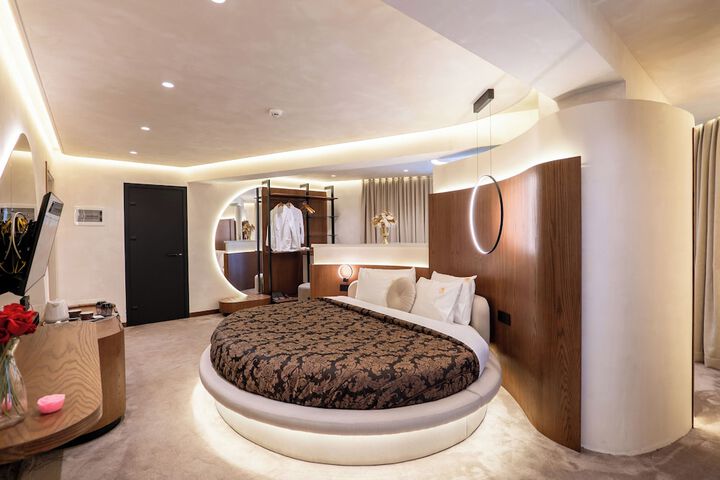 Room 9 of 125