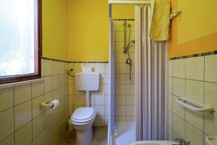 Room 4 of 14