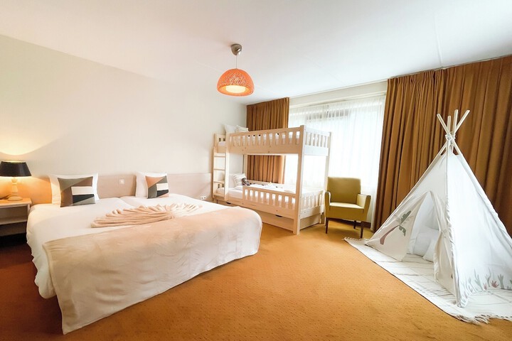 Room 21 of 50