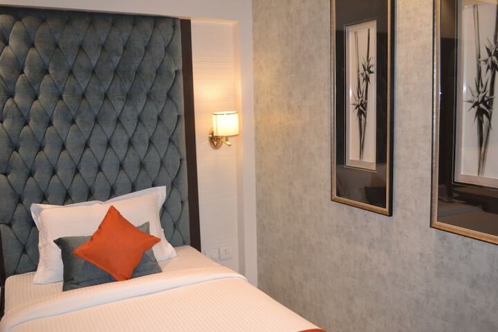 Room 11 of 65