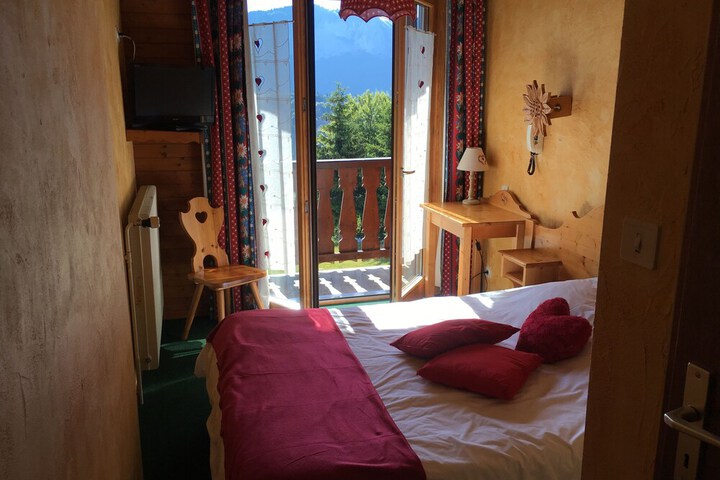 Room 2 of 31