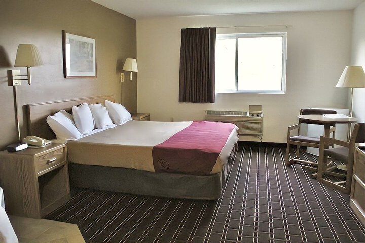 Room 12 of 32
