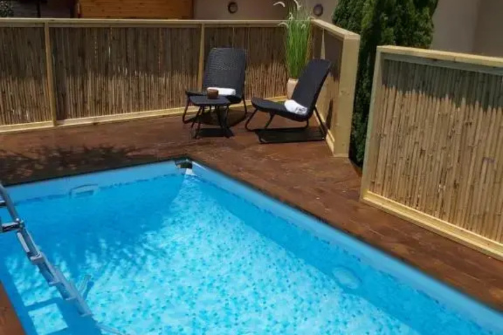 Pool 10 of 13
