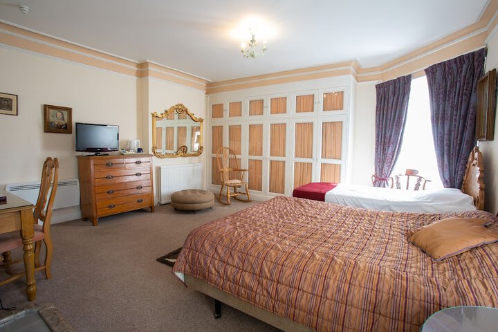 Room 22 of 48