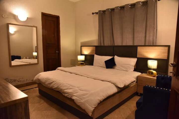 Room 6 of 31