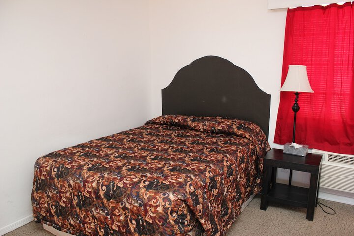 Room 2 of 38