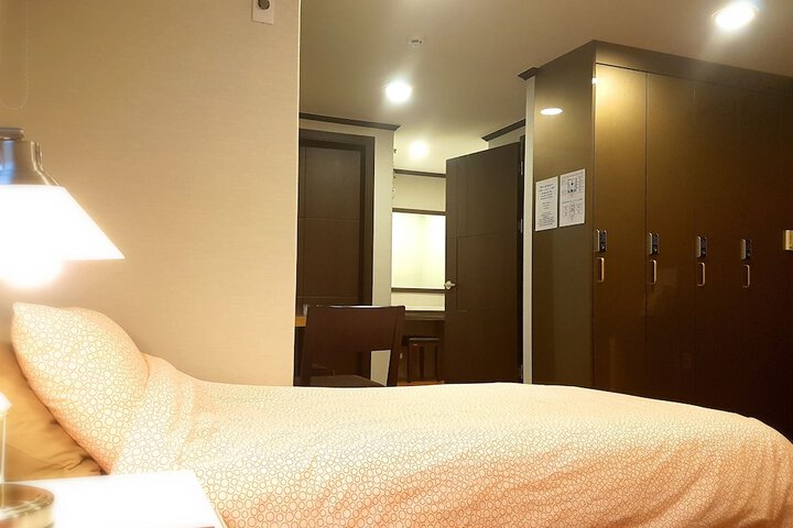 Room 29 of 77