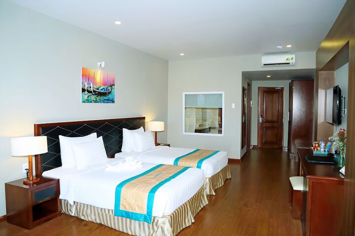 Room 27 of 99
