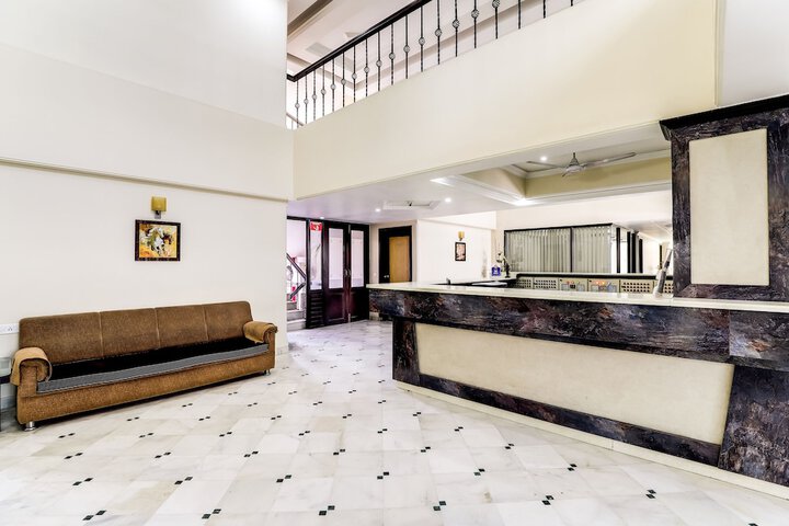 OYO 26315 HOTEL ALPHA