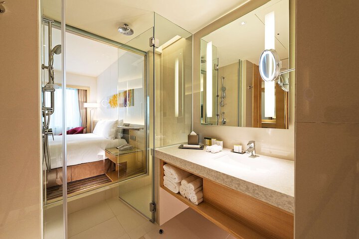 Room 40 of 100