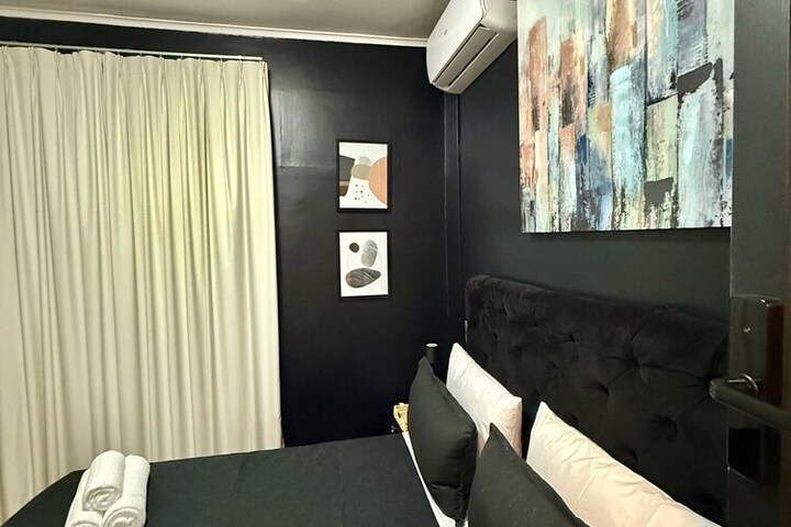 Room 11 of 28