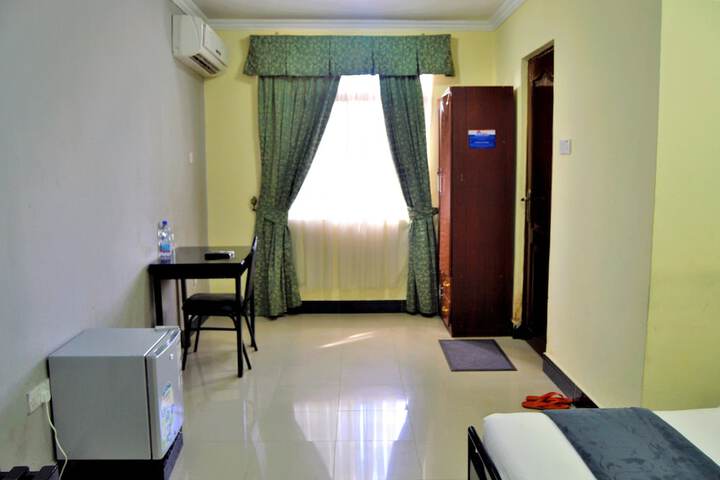 Room 6 of 74