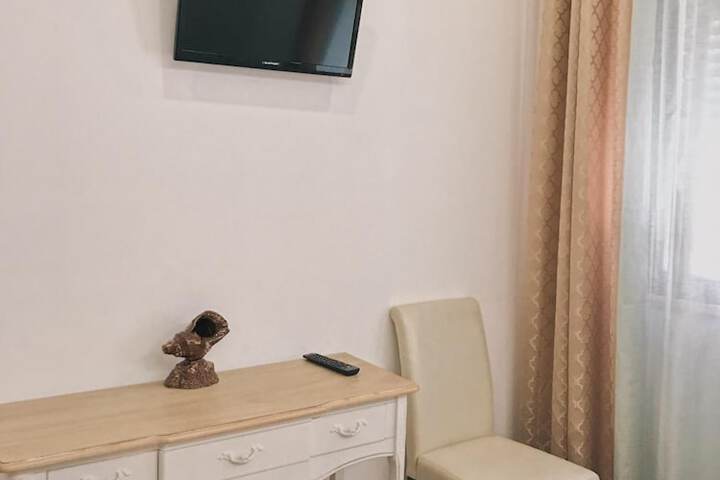 Room 13 of 40