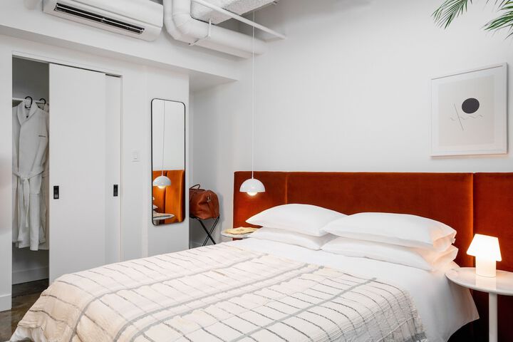 Room 8 of 151