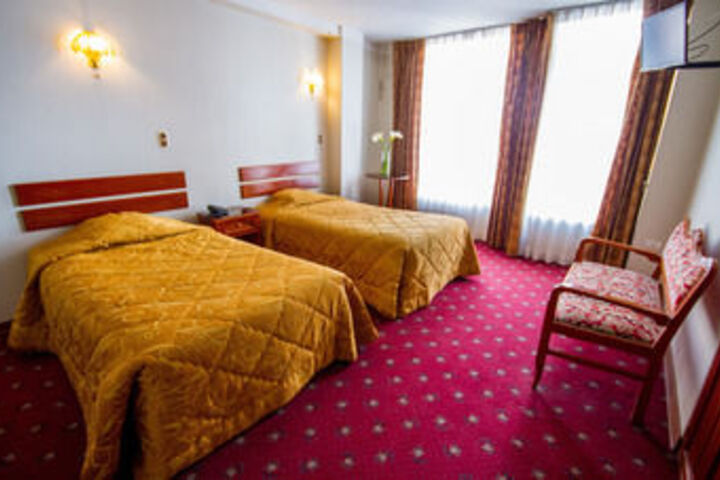 Room 6 of 19