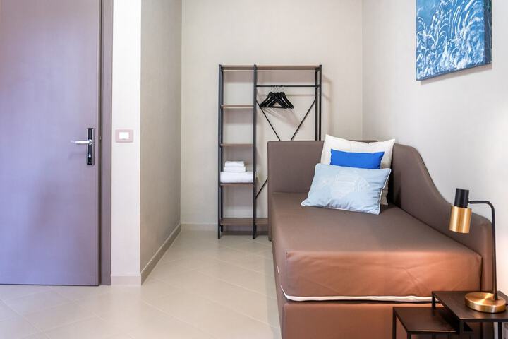 Room 47 of 89