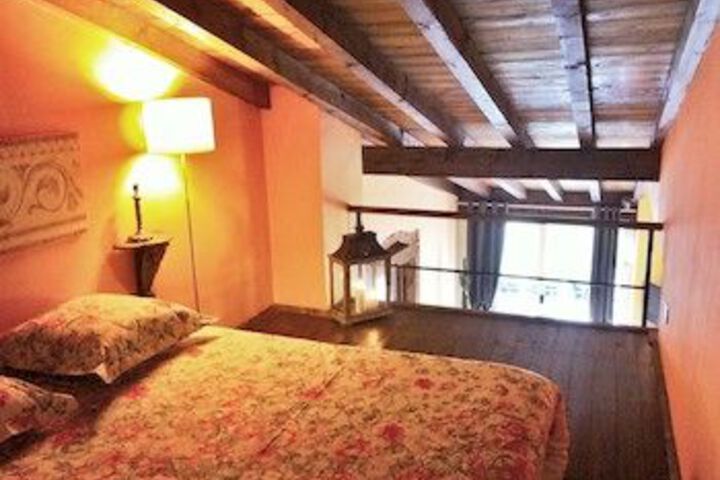 Room 9 of 20