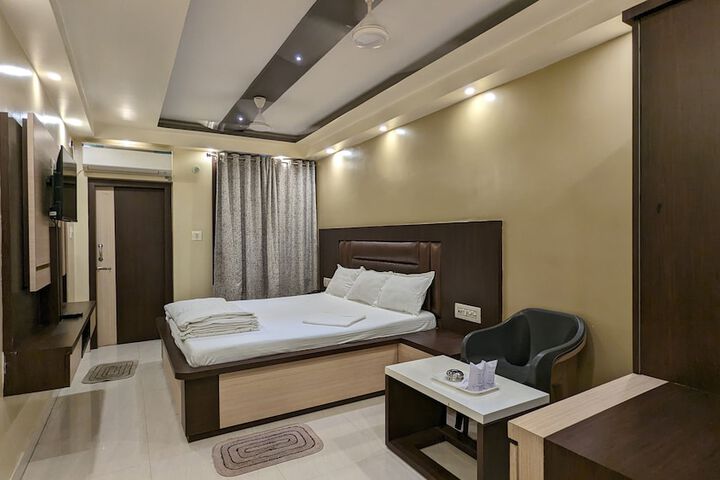 Room 11 of 150