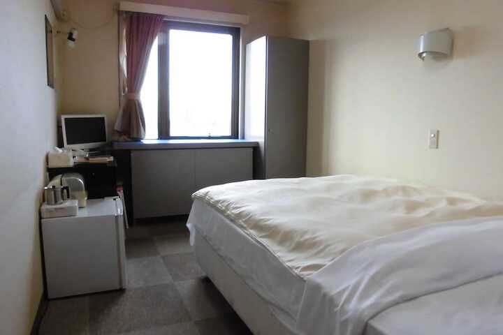 Room 3 of 10