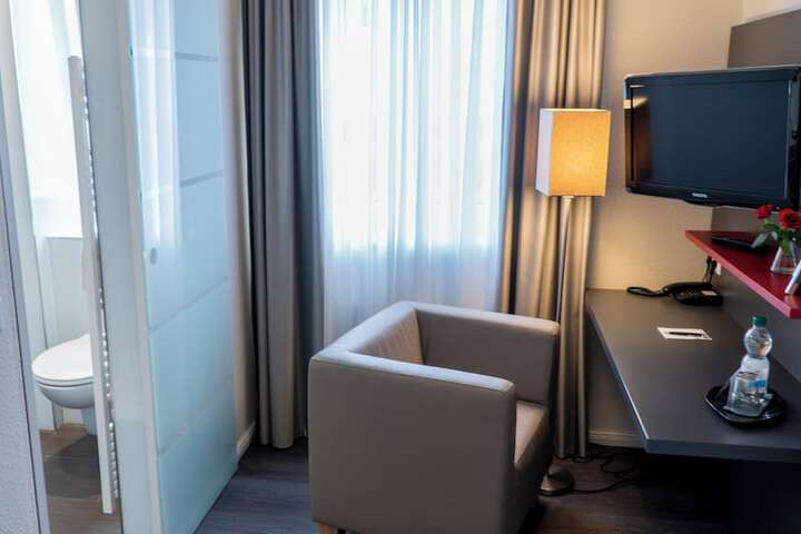 Room 14 of 44