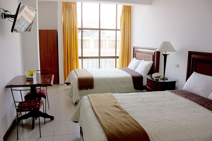 Room 8 of 34