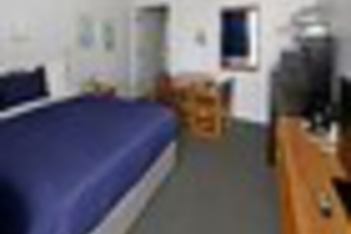 Room 8 of 66