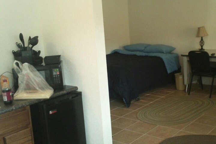 Room 5 of 12