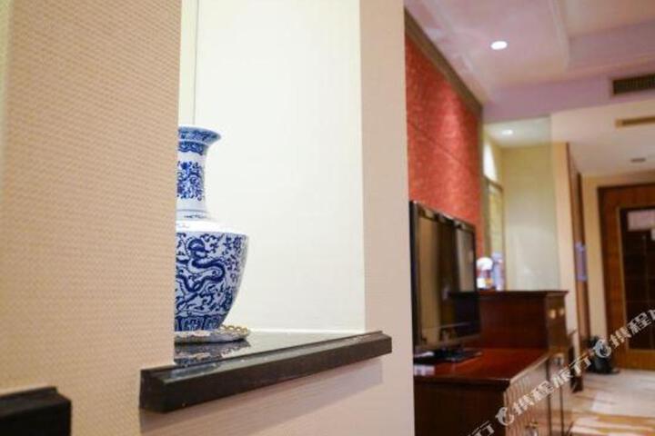 YOUNG KING HOTEL(Foshan Nanhai Jiujiang Branch)